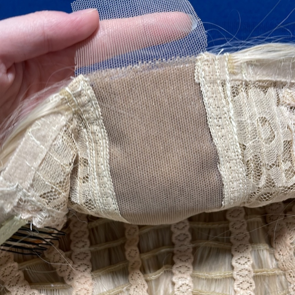 Lace front Blonde synthetic wig 28” - Picture 9 of 10